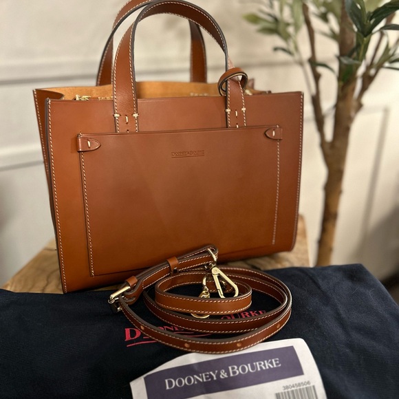 🍂Dooney and Bourke Alto Leather Matalia in SADDLE🍁 - Picture 6 of 12